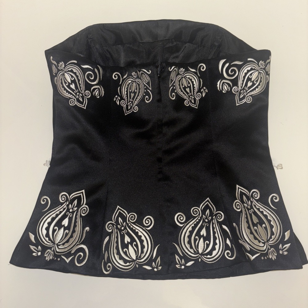 White House Black Market Sz 2 Sm Holiday Top Blouse Shirt Party Black Embroidery - Picture 5 of 8